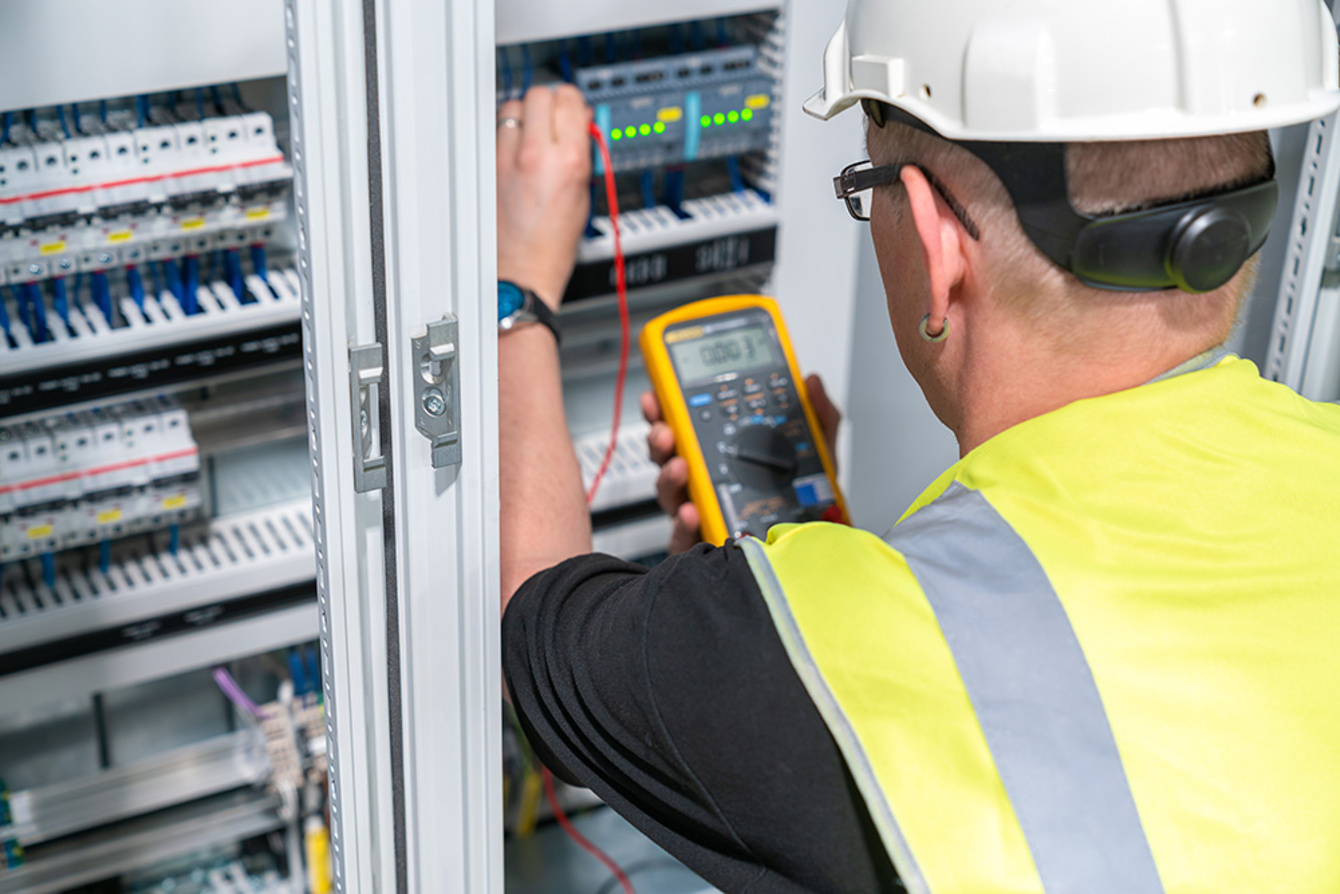 Elektroanlagen-Kontrolle bei Elektrobau Ranz GmbH & Co.KG in Frankfurt am Main