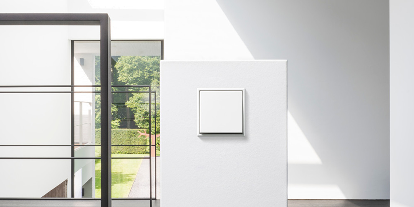 JUNG Schalterprogramme bei Elektrobau Ranz GmbH & Co.KG in Frankfurt am Main